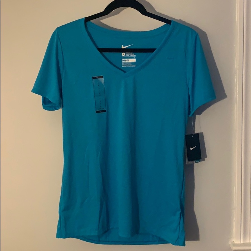 women’s workout top